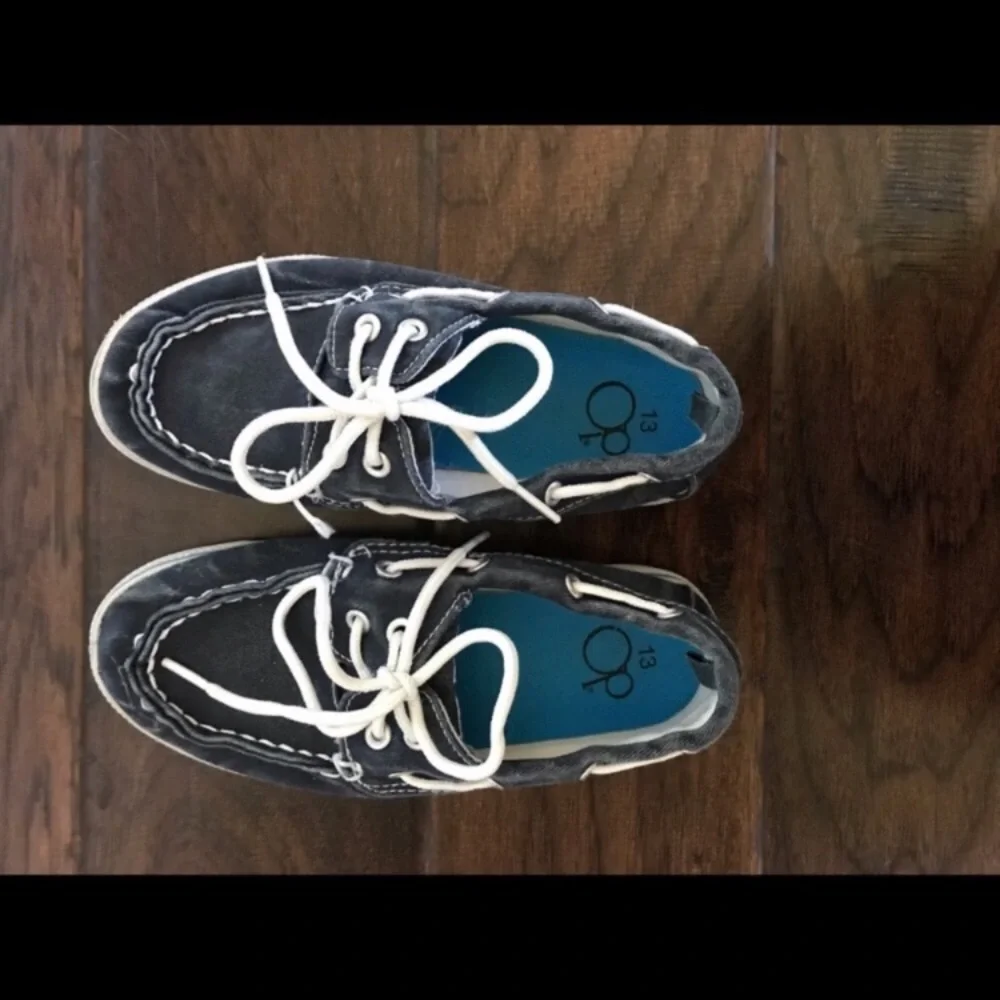 Boy’s‎ Boat Shoes (size 13)
